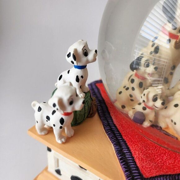 Disney 101 DALMATIANS Musical Snow Globe Cruella De Ville Tune RARE - Picture 9 of 11